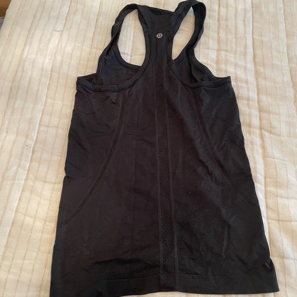 Lululemon tank • razorback tank